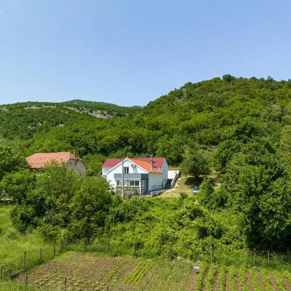 Holiday House Zrmanja Vrelo, hotel u gradu Krupa