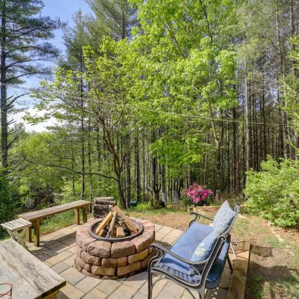 West Jefferson Vacation Rental Near River, hotel v destinaci West Jefferson