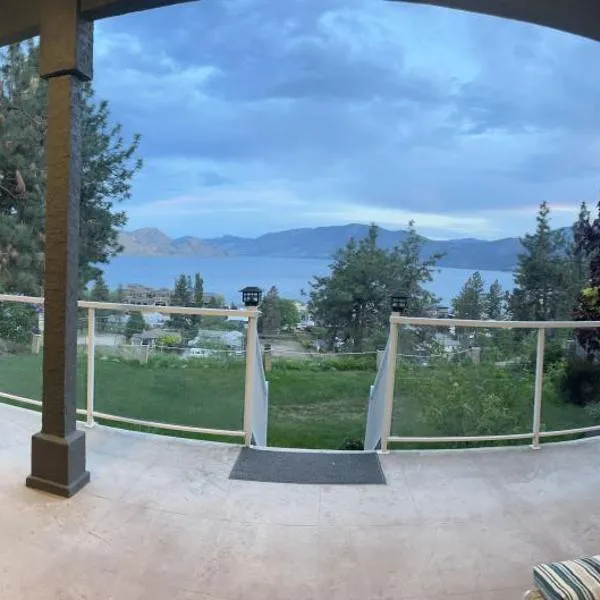 Heart of Peachland, hotel di Peachland