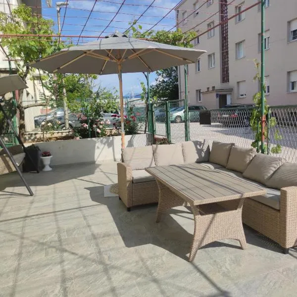 Apartman Noel Knin, hotel v destinaci Knin