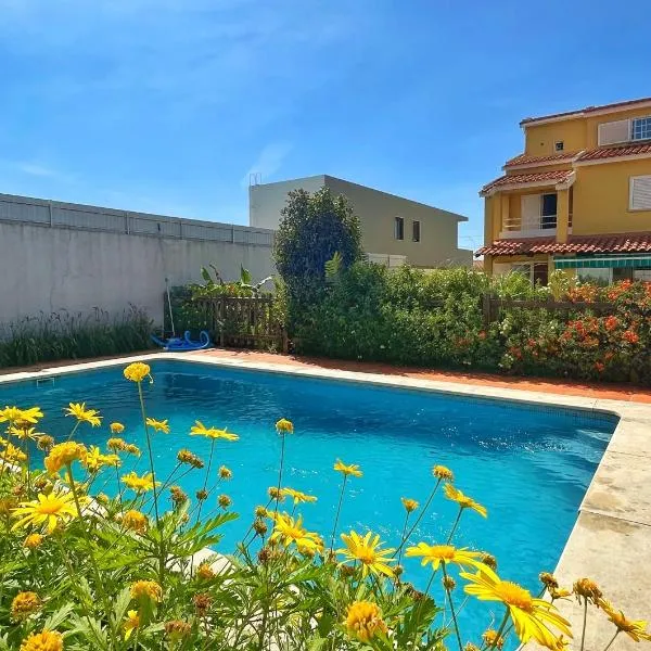 Oceans house - Pool, Sauna, 22 Sleeps, 7m to beach – hotel w mieście Carcavelos