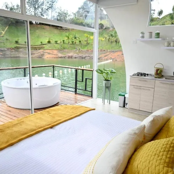 Casa Flotante La Trinidad, hotel v destinaci Guatapé
