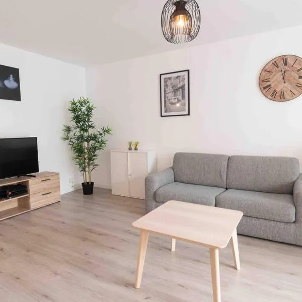 Le Douillet-T2-55m2-10min Disney, hotel in Bussy-Saint-Georges