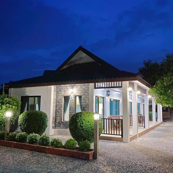 Sanaepatan Home Resort - เสน่ห์ป่าตาล โฮม รีสอร์ต, hotel v destinaci Ban Buak Khang