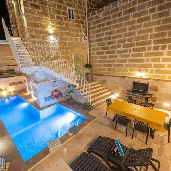 Tal-Andar Farmhouse, hotel in Kerċem