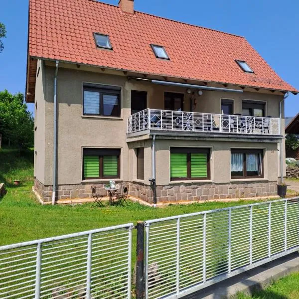 Monteur- und Ferienwohnung in Hainichen - Obergeschoss oder Dachgeschoss - Familie Weber, hotel en Bockendorf
