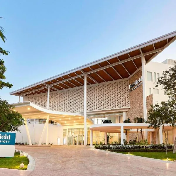 Fairfield Inn & Suites by Marriott Cancun Airport, hotel in Club Mediterráneo