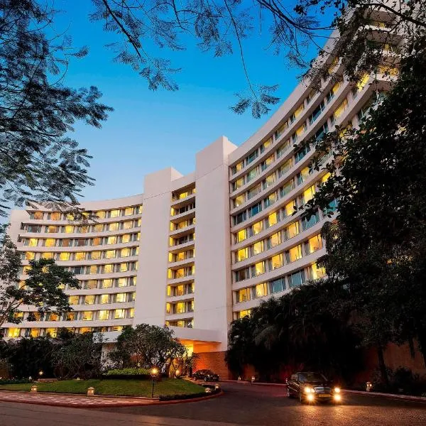 Marriott Executive Apartment - Lakeside Chalet, Mumbai, хотел в Мумбай