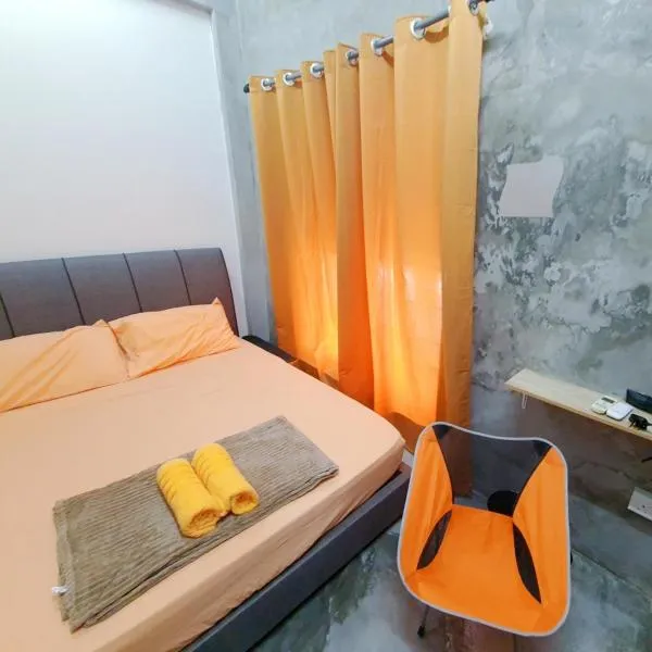 Lot 85 Seremban Town New Cozy Homestay Lobak, hotell i Mantin