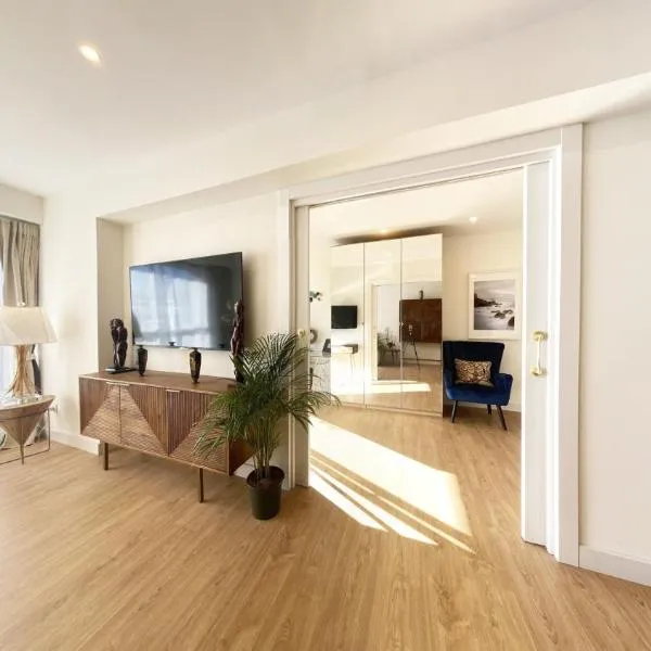 Miramar Luxurious apartment, 3 double rooms for 6 guests, free parking, terrace, new, khách sạn ở San Sebastián