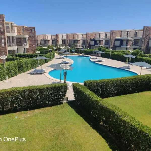 Exquisite Villa Rentals at North Coast Marsiellia Beach 4 Families, hotel in El Alamein