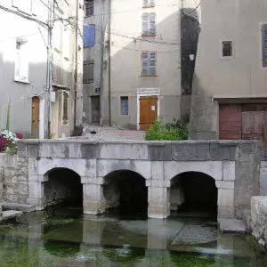 Maison de village, au calme., hôtel à Camps-la-Source