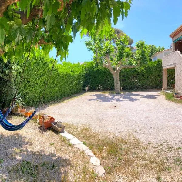 Blue Summer Vibes - Apartment 1 - AC, parking, beach at 50m, SPA discnt, hôtel à La Ciotat