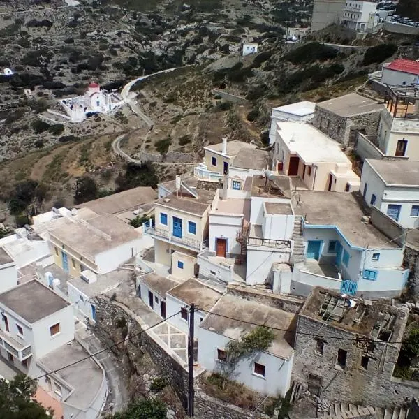 Olympos apt with amazing mountain view, hotel in Diafani