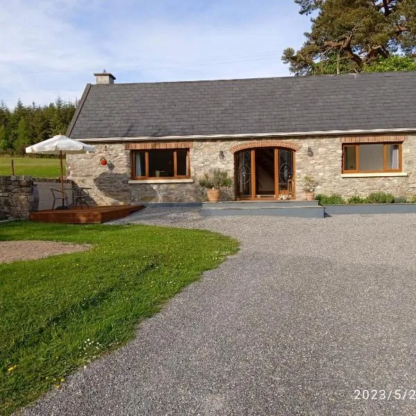 Nire Valley Cottage, hotel in Kilmaneen