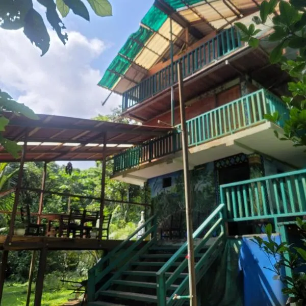 Ecohotel Bahía Terco، فندق في Arusí