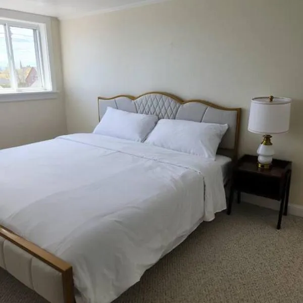 Island View House BnB Self Check-In, hotel in Portland