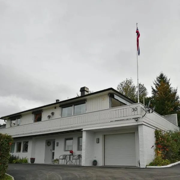 Ett-to rom til leie i et privat hus, hotel en Gjøvik