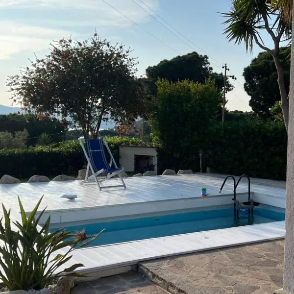 VILLA OMBRA, hotel v destinaci Casa Morcone