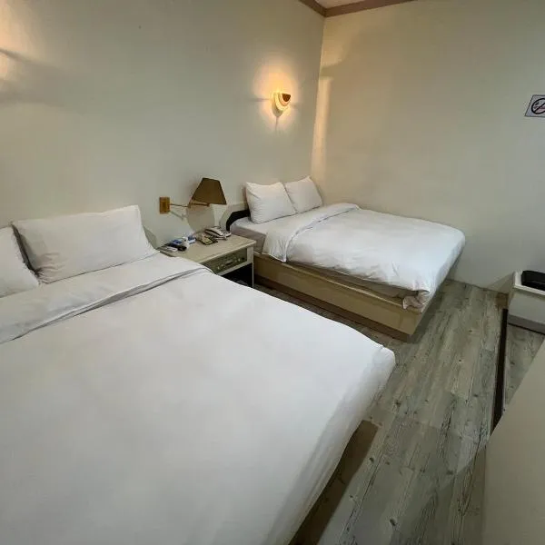 日日 Meworld, готель у місті Beigang