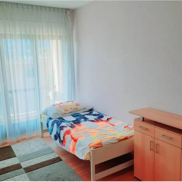 Camera privata con balcone, hotel v destinaci Gordola