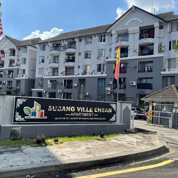 Subang Ville Ehsan Apartment, hotel em Kampong Baharu Sungai Way
