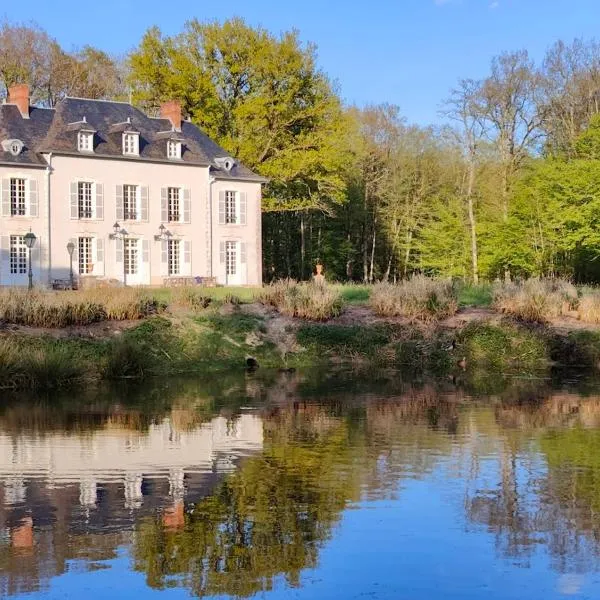Charnay Plaisance, piscine, les chambres du chocolatier Daniel Mercier, hotel v destinaci Vierzon