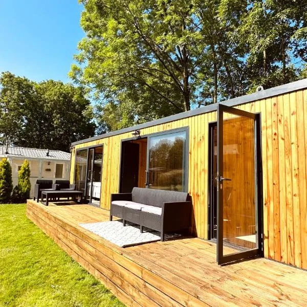 Cozy Tiny House bij het Leekstermeer, hotel in Matsloot