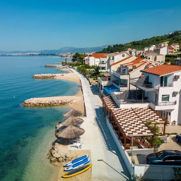 Rooms Vedrana, hotel in Podstrana