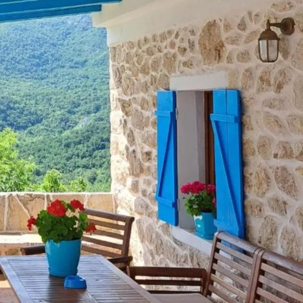 Etno house HAPPY VILLAGE, hotel v destinaci Cetinje