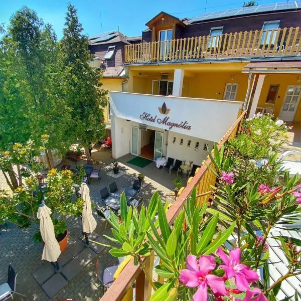 Hotel Magnólia, ξενοδοχείο σε Balatonszepezd