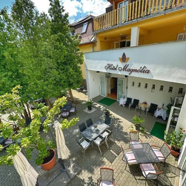 Hotel Magnólia, hotel v destinaci Balatonszepezd