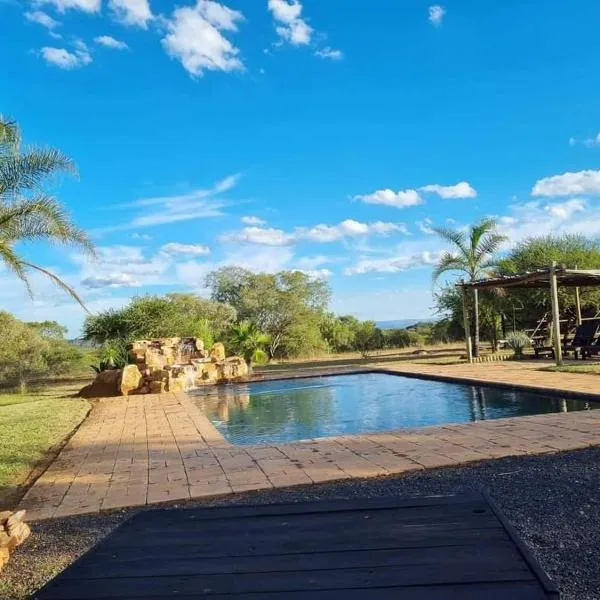 Unathi Game Lodge, hotel v destinaci Tshwee