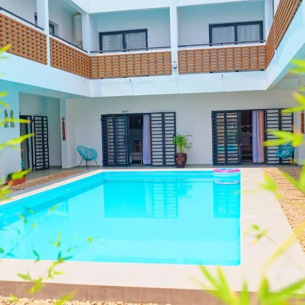 Ofim Holidays, hotel in Ambohidratrimo