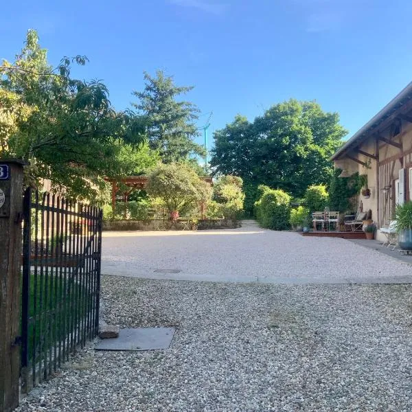 Au Charme D'ici, hotel di Pierre-de-Bresse