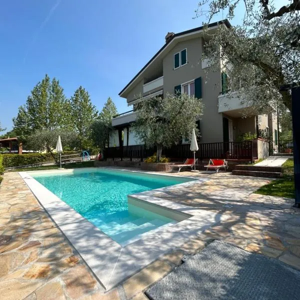 Villarobinia, hotel v destinaci Lazise