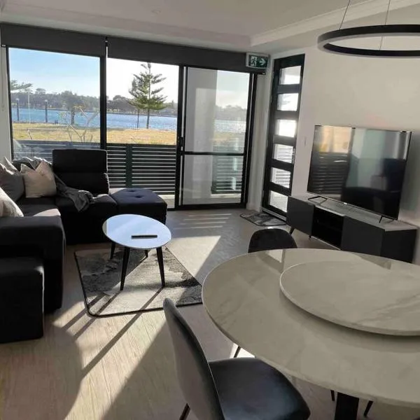 New ground floor 2 bed/2 bath Apartment Marina, hotel v destinaci Mandurah