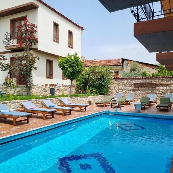 Kusadasi Sezgins Boutique Rooms, hotelli kohteessa Kuşadası