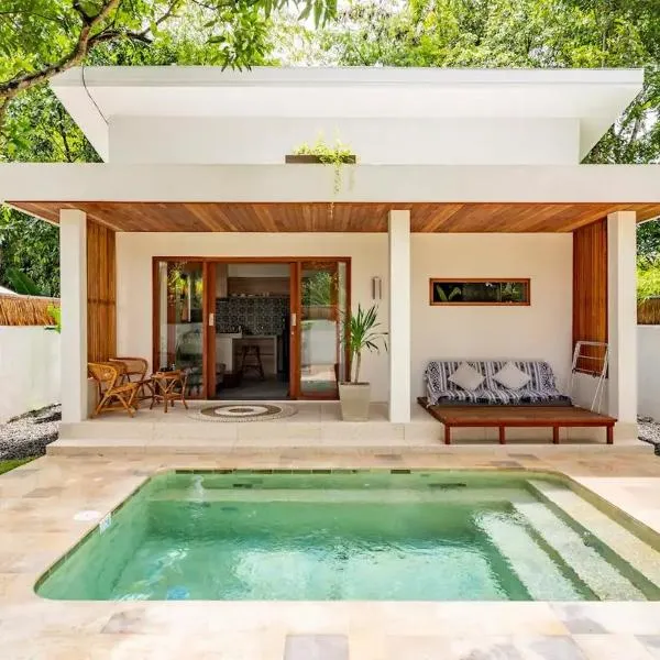 Private Pool Villa Retreat NAMU no4 no5 no6, hotel v destinaci Kuta Lombok