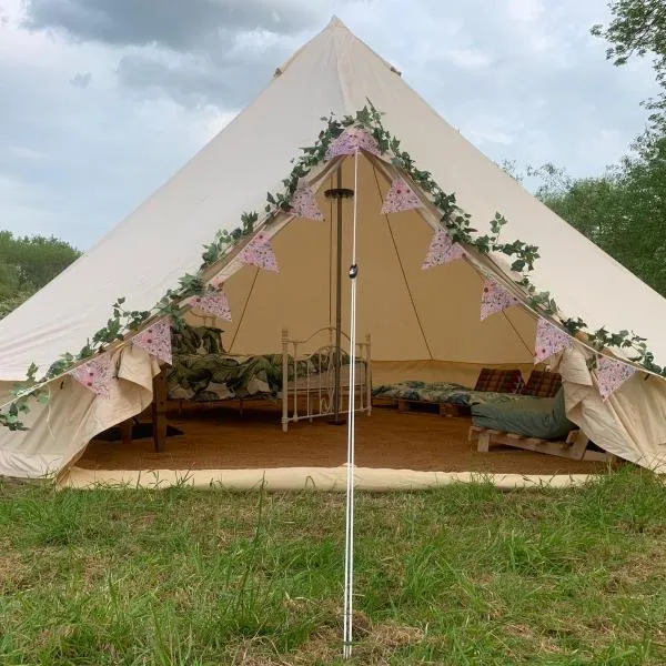 Camping By The River, hotel v destinaci Sutton Courtenay