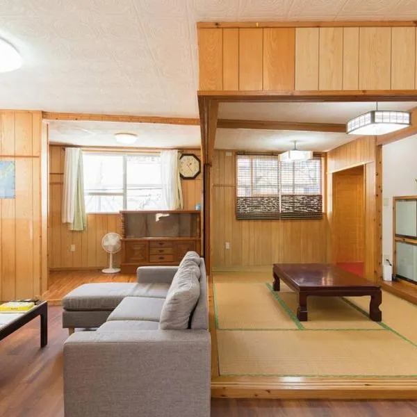 国際通り徒歩5分/2フロア貸切【シーサーの隠れ家】, hotel v destinaci Naha