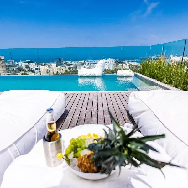 SERENE - Infinity Cview pool - 4 bedrooms Luxury Penthouse, hotel in Haifa