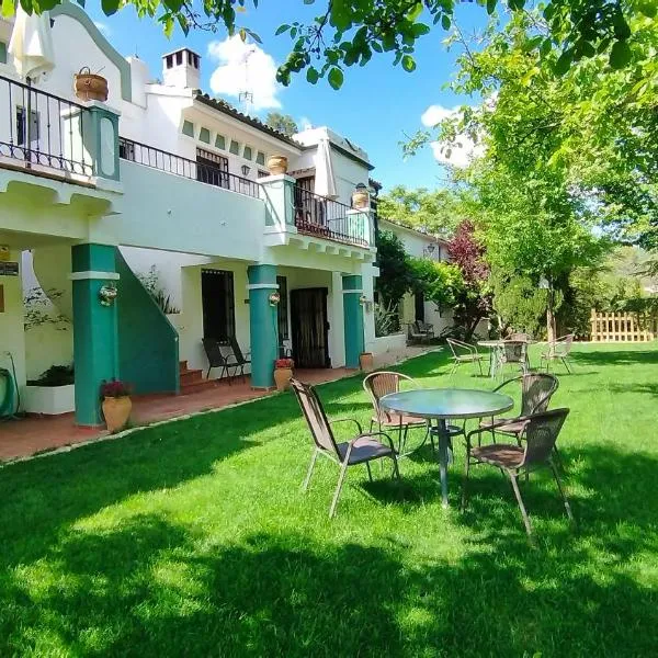 Alojamiento Rural Las Maravillas, hotel en Peñolite