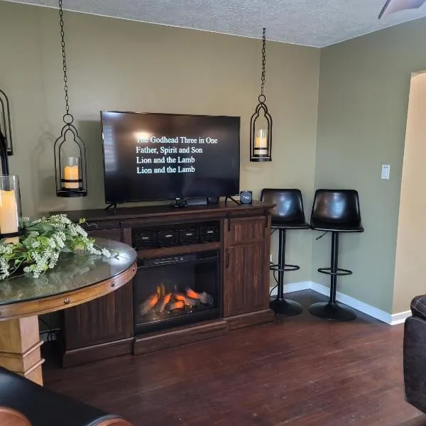 Mountain View Lodging Cody、コーディのホテル