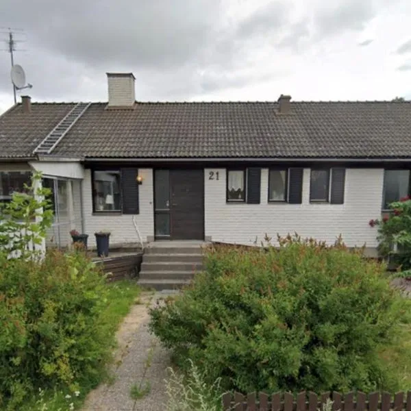 Hel rymlig villa uthyres, hotel v destinaci Skärblacka