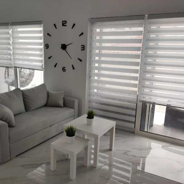 Alex Apartments Skiathos, hotel i Skiathos by