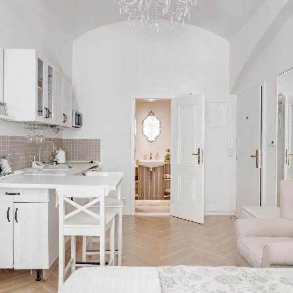 Apartments With The Lions, hotel in Prague