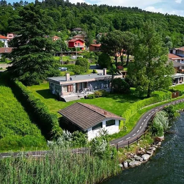 Casa Gaiani Villetta in riva al lago vista mozzafiato, hotell i Varano Borghi