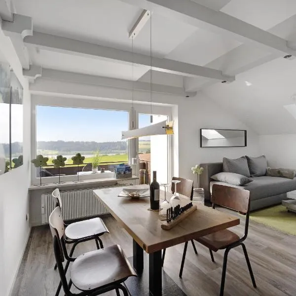 Loft mit Seeblick und Innenpool, hotel i Petersthal