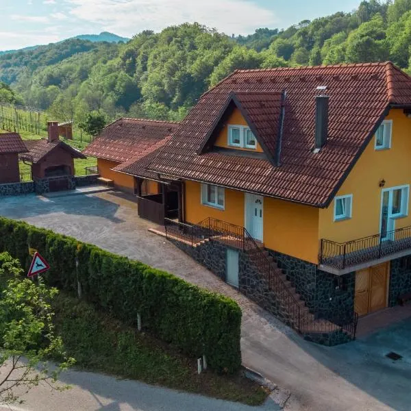 Holiday Home Lanita with Two Bedrooms & Terrace, hótel í Kostanjevica na Krki